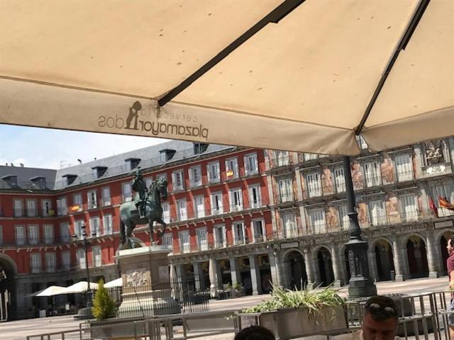 PLAZA MAYOR-Acogedor APARTAMENTO en Edificio Histórico del centro-WIFI Apartamento Madri Exterior foto